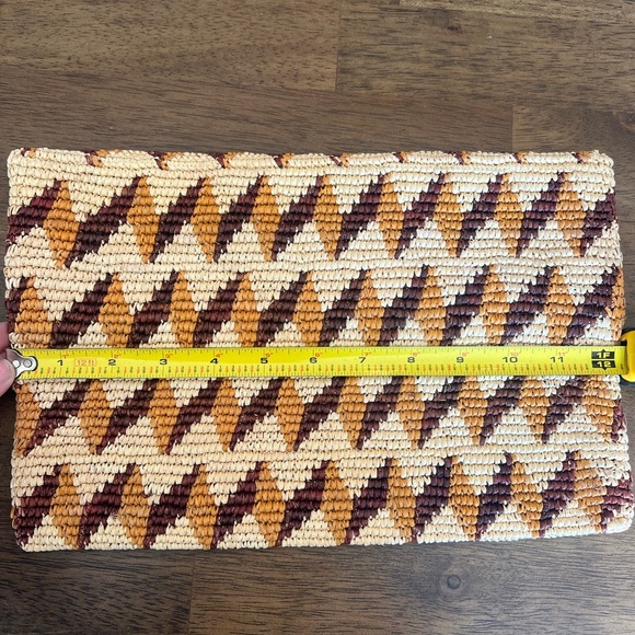 G. Viteri Handcrafted Woven Clutch - Brown and Cream - Picture 7 of 8